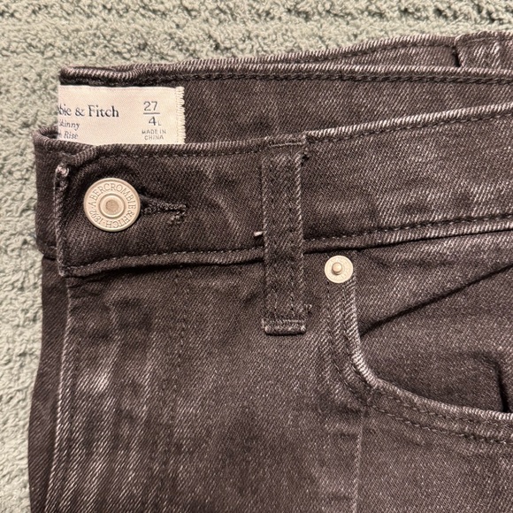 Abercrombie & Fitch High Rise Skinny Jean in Washed Black with Split Hem - LONG - Picture 6 of 6